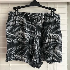 GAP drawstring shorts